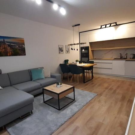 Bpr Space Grey Home With Balcony Budapest Ngoại thất bức ảnh