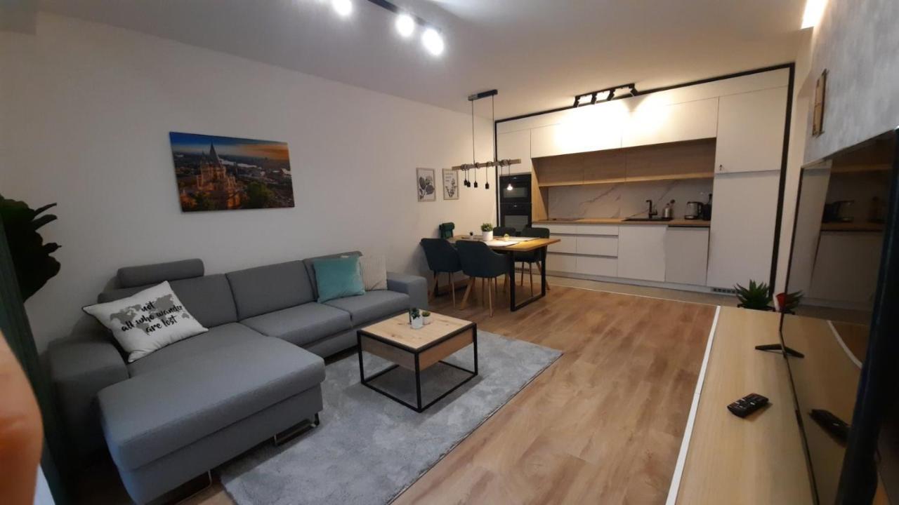 Bpr Space Grey Home With Balcony Budapest Ngoại thất bức ảnh