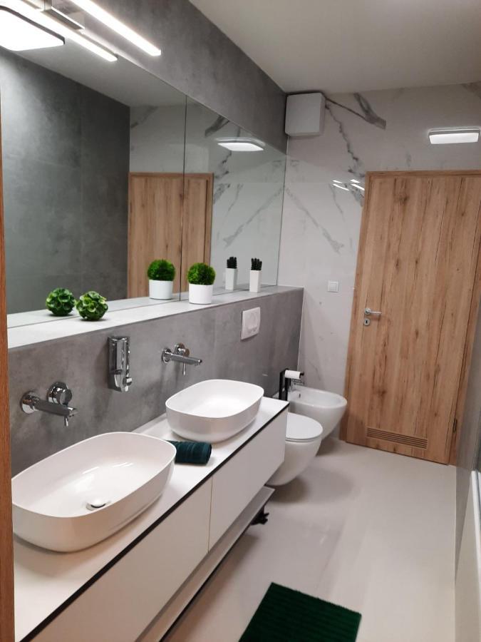 Bpr Space Grey Home With Balcony Budapest Ngoại thất bức ảnh